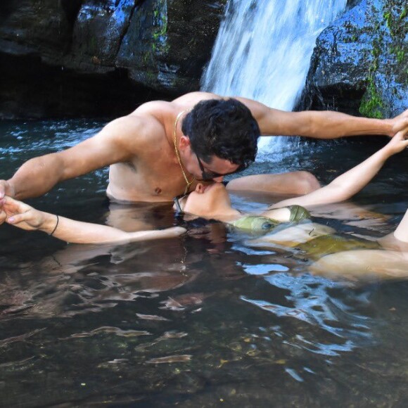 Maraisa trocou beijo com namorado em cachoeira