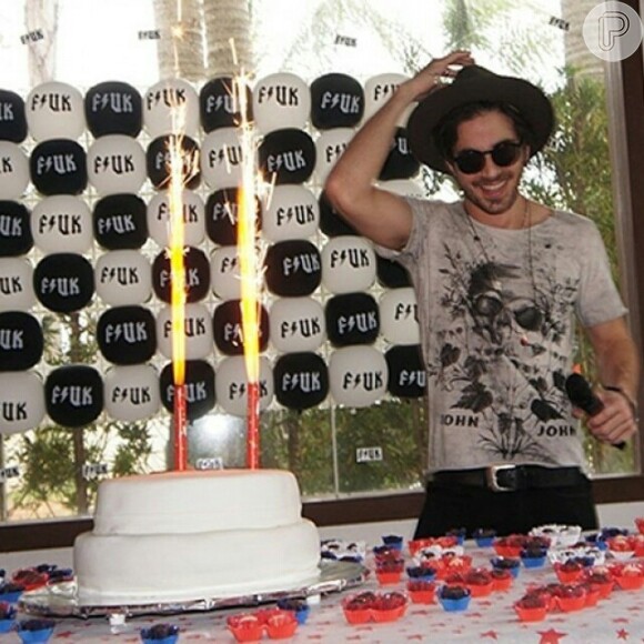 Fiuk comemorou seus 24 anos com uma festa para as fãs, na última segunda-feira (27), em São Paulo