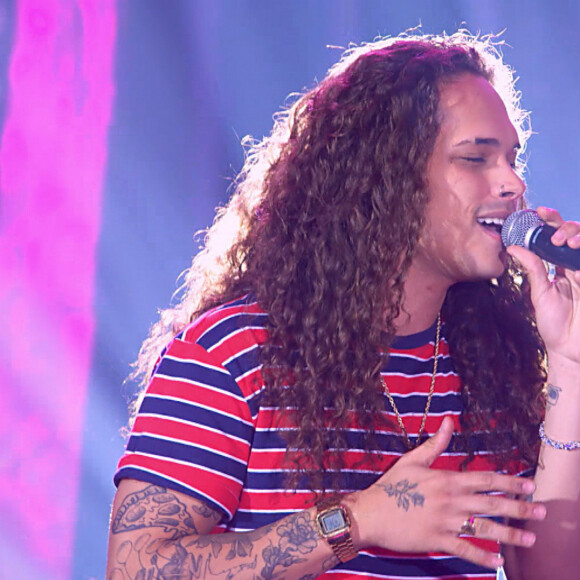 'Obrigada, amiga Luísa Sonza, por mergulhar de cabeça nessa música comigo e por ser tão corajosa', disse Vitão