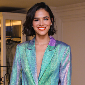 Bruna Marquezine lamenta coronavírus: '1 milhão de casos no país'