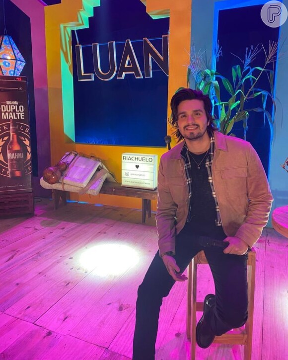 Luan Santana se apresenta em live junina em Campina Grande