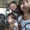 Malvino Salvador publicou em seu Instagram uma foto com as duas filhas, Ayra e Sofia: 'Hora da bagunça'