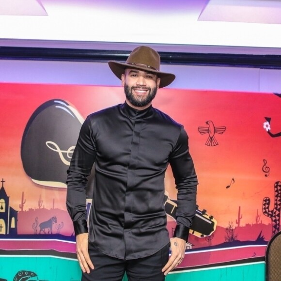 Gusttavo Lima ganhou a companhia da mulher, Andressa Suita, em live