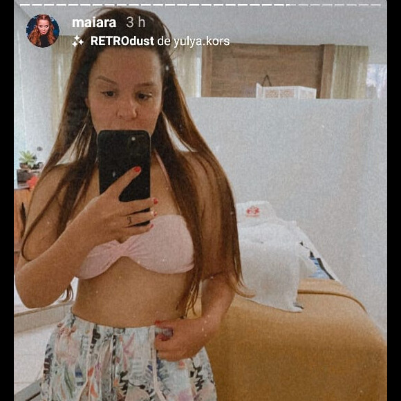 Maiara usa biquíni e deixa barriga à mostra em shortinho