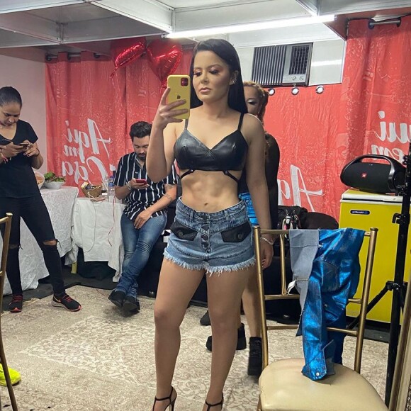 Maraisa compartilhou foto antes de treinar e a barriga seca chamou atenção de fãs