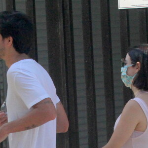 Sthefany Brito e Igor Raschkovsky passearam por Ipanema, Zona Sul do Rio