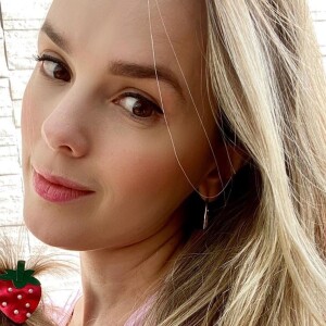 Thaeme valoriza momentos com a filha, Liz