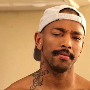 Nego do Borel passa bem após sofrer acidente de moto no Rio de Janeiro