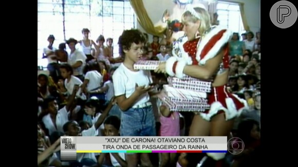 Xuxa comentou que no Especial de Fim de Ano, ela levou presentes para crianças carentes