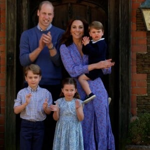 Kate Middleton contou que a família faz uma competição relacionada ao crescimento de girassois