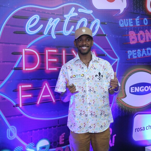 Nego do Borel vai sortear suas quatro motos após se acidentar