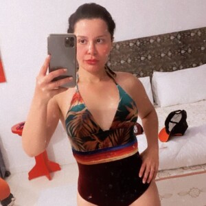 Irmã de Maiara, Maraisa mostra novas curvas em foto de maiô