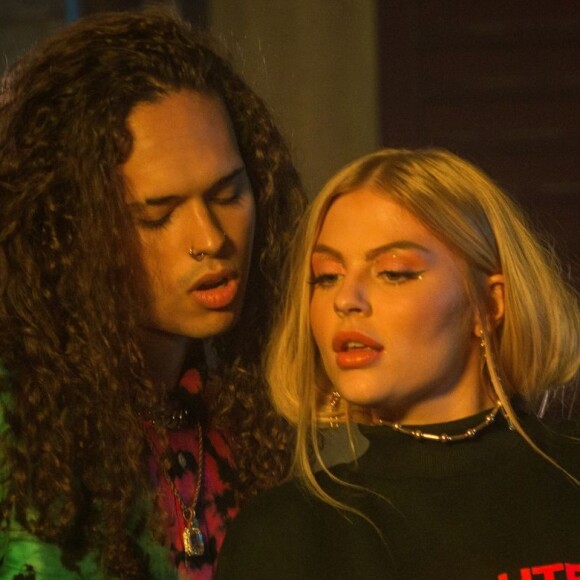 Luísa Sonza foi novamennte flagrada com Vitão, mas se reafirma solteira