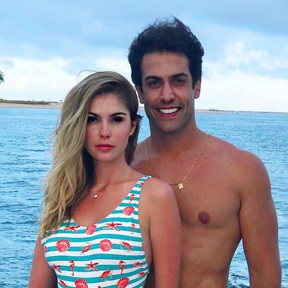 Bárbara Evans e Gustavo Theodoro se casaram em cerimônia restrita
