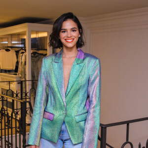 Bruna Marquezine usou um vestido mini da grife Are You Am I