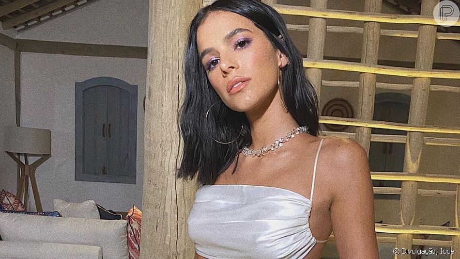 Bruna Marquezine Posou Sexy Para Um Ensaio Publicado Em Seu Instagram Neste Sábado 18 De Julho 