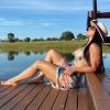Graciele Lacerda faz foto de biquíni e ganha elogios na web