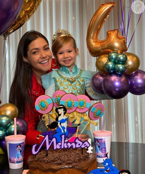 Filha de Thais Fersoza usa fantasia de princesa em aniversário de 4 anos
