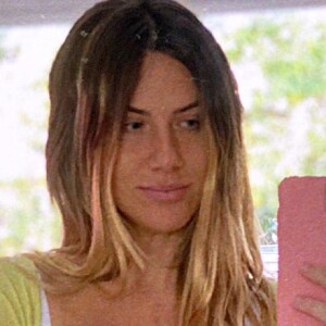 Giovanna Ewbank posa com Zyan em foto