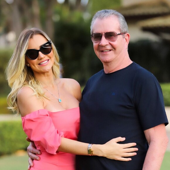 Ana Paula Siebert apareceu em foto com o pai, Ingo