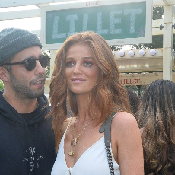 Pedro Scooby atualente mora em Portugal com a modelo Cintia Dicker