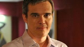 Final da novela 'Fina Estampa': Renê escapa da morte após ser baleado por Tereza