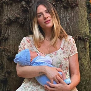 Filho caçula de Giovanna Ewbank e Bruno Gagliasso, Zyan comemora dois meses