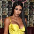 Kim Kardashian adotou presilhas na lateral do cabelo para inovar penteado