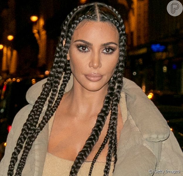 10 penteados icônicos e polêmicos de Kim Kardashian