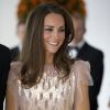Vestido de Kate Middleton é todo confeccionado em paetês