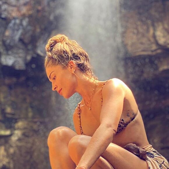 Grazi Massafera visitou cachoeira no Mato Grosso neste domingo, 13 de setembro de 2020