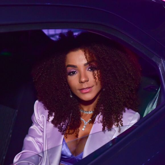 Mulher de Ludmilla, Brunna Gonçalves usa make lilás no 'Prêmio Jovem 2020'