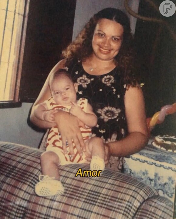 Solange Almeida comemora 21 anos do filho Rafael