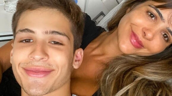 João Guilherme Ávila posa com a mãe em hospital e semelhança impressiona: 'Clone'