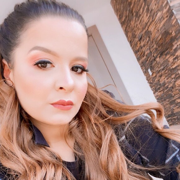 Dupla de Maraisa, Maiara mostra novo visual do cabelo