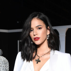 Bruna Marquezine diz que não teve sintomas de covid-19