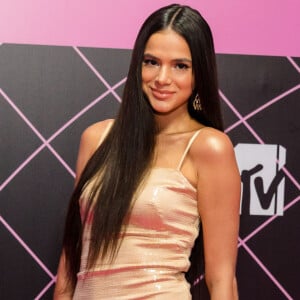 Bruna Marquezine revela que tem um lado que se cobra muito