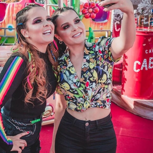 Maiara e Maraisa se divertem em live com Zé Neto