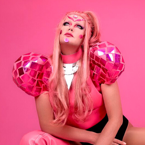 Lady Gaga, é você? Xuxa 'se transforma' em cantora e Sasha elogia. Confira mais cliques nesta segunda-feira, dia 20 de outubro de 2020