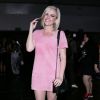 Nathália Rodrigues apostou em vestidinho rosa para conferir o terceiro dia de desfile da São Fashion Week