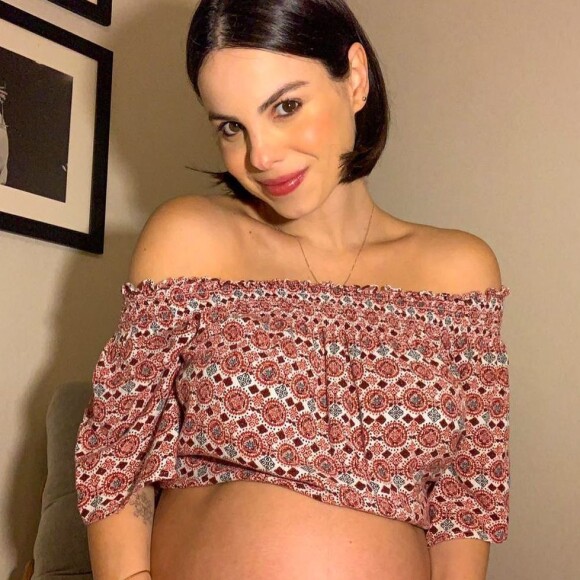 Sthefany Brito tem dançado em casa na reta final da gravidez