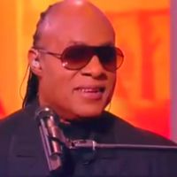 Stevie Wonder nega que será pai de trigêmeos: 'Teremos uma linda filha'