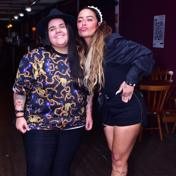 Rafaella Santos e Yasmin Santos curtem show de Maiara e Maraisa. Veja!