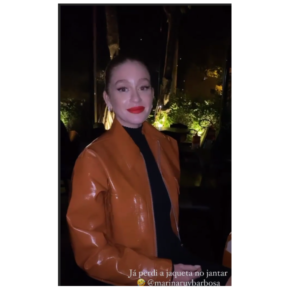 Jaqueta de vinil é da marca Ginger, de Marina Ruy Barbosa, e está à venda por R$ 1.397,00