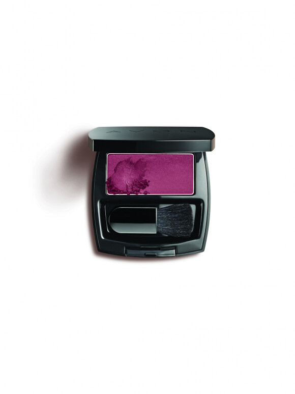 Um dos novos produtos da Avon é a o blush cor framboesa