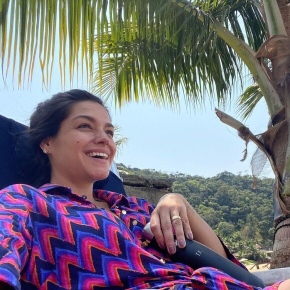 Thais Fersoza mostra foto na gravidez e faz desabafo