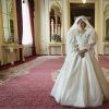 A série 'The Crown' teve o vestido de Lady Di (Emma Curin) confeccionado com ajuda dos estilistas que fizeram a peça na vida real