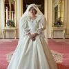 Vestido de noiva, peruca e mais: veja curiosidades sobre 'The Crown'
