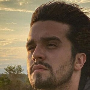 Luan Santana comandou uma live beneficente direto do Pantanal neste domingo, 22 de novembro de 2020