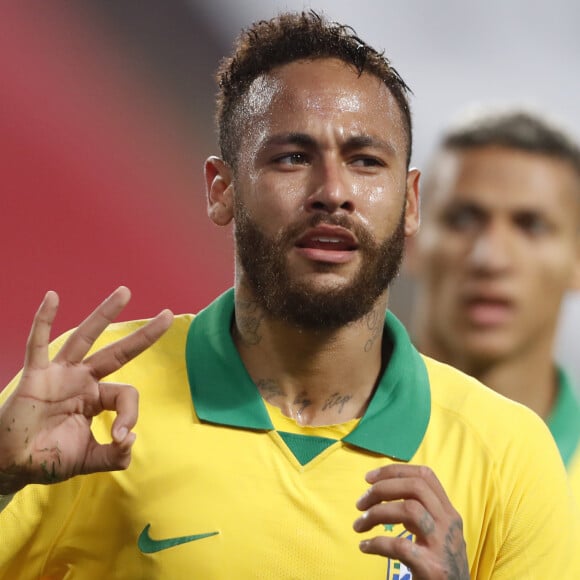 Neymar participou de forma remota da live beneficente 'Coração Pra Coração'